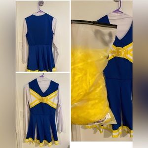 Cheerleader Halloween Costume + pompoms